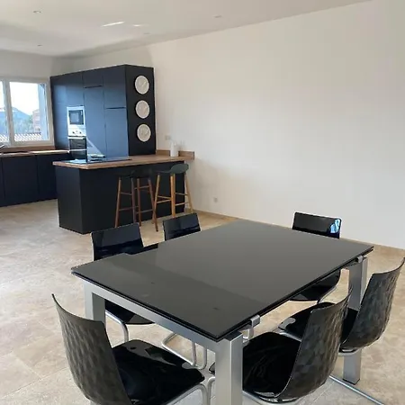 Apartment Appartement Spacieux Et Lumineux Situe Sur Le Port 4 A 6 Personnes