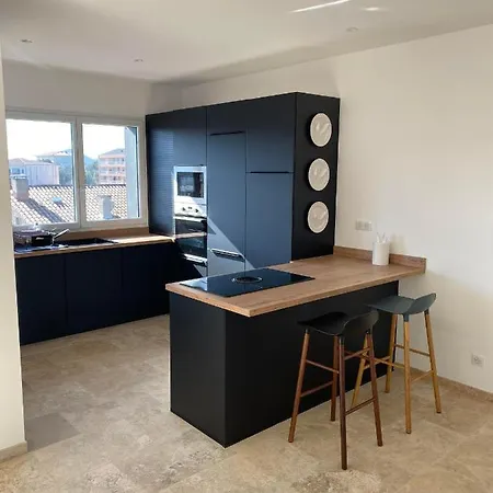 Appartement Spacieux Et Lumineux Situe Sur Le Port 4 A 6 Personnes * Porto-Vecchio (Corsica)