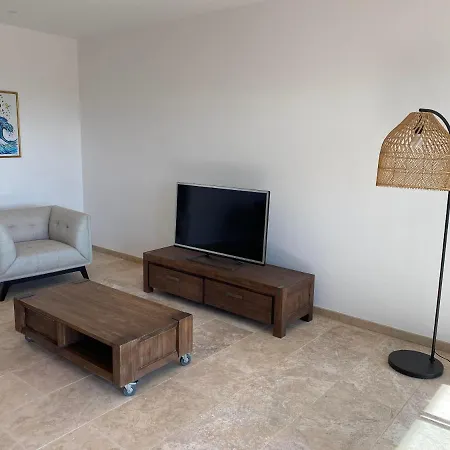 Appartement Spacieux Et Lumineux Situe Sur Le Port 4 A 6 Personnes Apartment