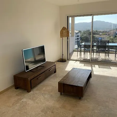 Appartement Spacieux Et Lumineux Situe Sur Le Port 4 A 6 Personnes بورتو فيكشْيو