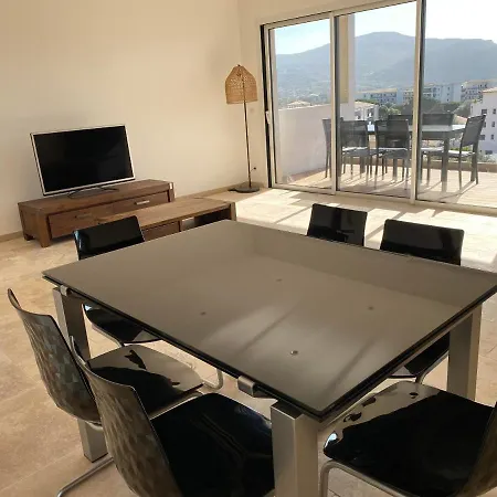 Appartement Spacieux Et Lumineux Situe Sur Le Port 4 A 6 Personnes